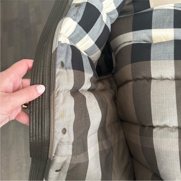 Burberry Down Filled Erwood Puffer Jacket (Unisex) - Picture 9 of 13